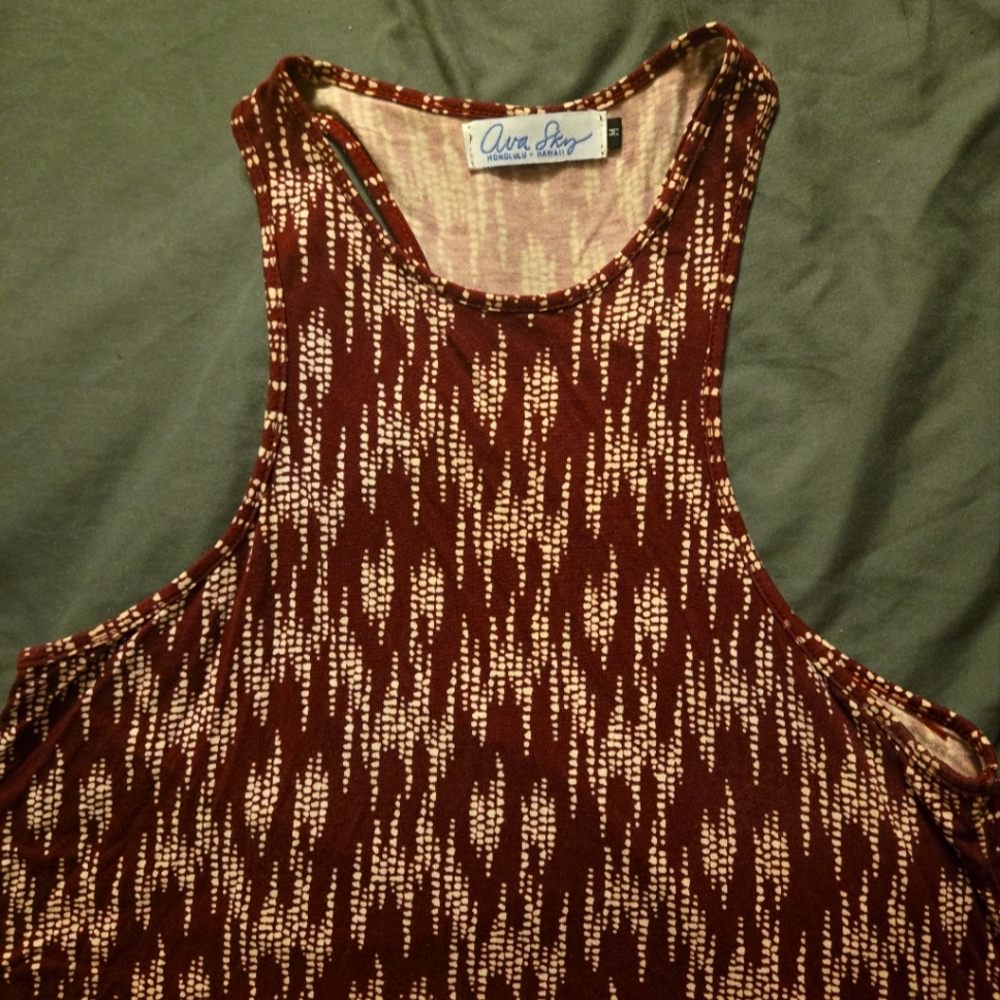 Fighting Eel Ava Sky Women's Maroon Patterned Tank Top - Size Medium